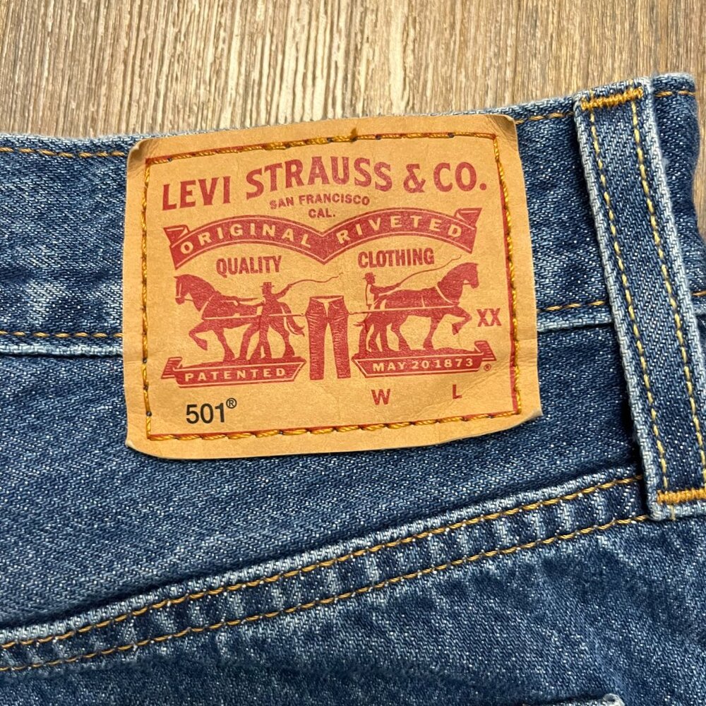 Levi's 501 Denim Shorts - Women's Size 31" Waist - Stylish Distress - Picture 4 of 5